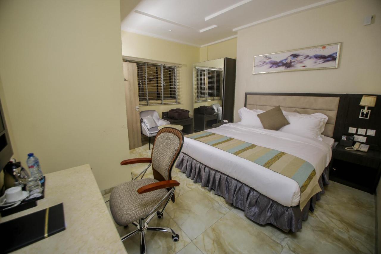 Perfecto La Villa Hotel And Suites 라고스 외부 사진